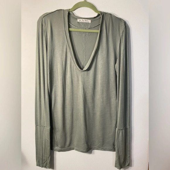 NWOT Free People || Long Sleeve Tee Oversize Slouchy Boho Green Vneck Th… - Picture 1 of 5